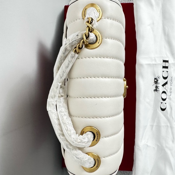 NWT Coach Madison Shoulder Bag Quilting in Chalk/Brass Hardware/Chain/Turnlock - Picture 9 of 16